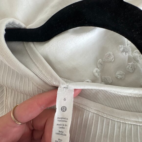 Lululemon Ebb Cropped Long Sleeve Shirt Beige Ribbed Knit Round Neck Sz 6 - Picture 2 of 7